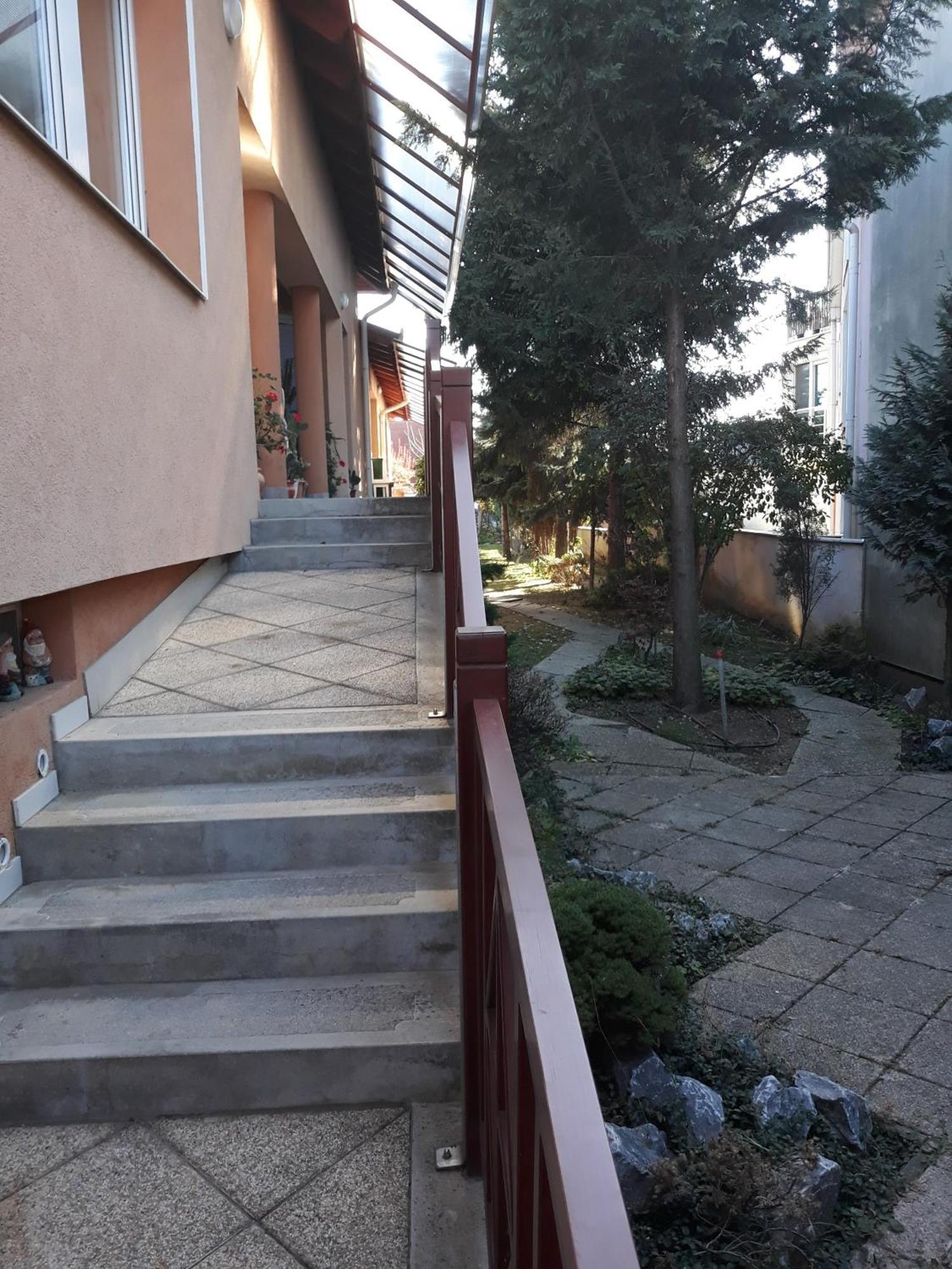 Kenezy Lux Apartman Vendeghaz Hajduszoboszlo Exterior photo