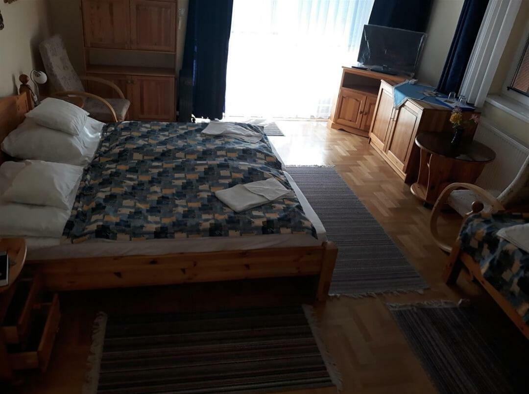 Kenezy Lux Apartman Vendeghaz Hajduszoboszlo Exterior photo